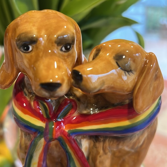 New 2022 Blue Sky Clayworks “Love is Love” Dogs Figurine. - Picture 6 of 10